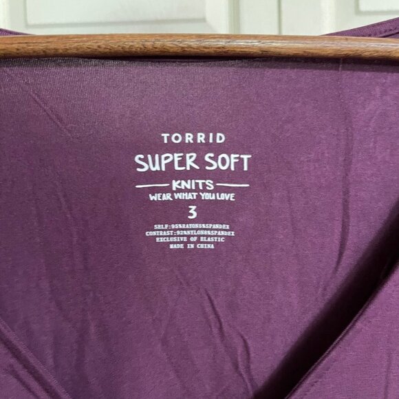 Torrid Womens NWT Super Soft Lace Bishop Sleeve Purple Ruched Top Size 3X - Picture 3 of 10